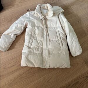 Banana Republic Women's Light Cream Puffer Jacket